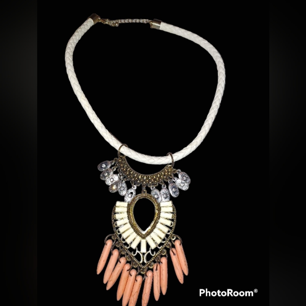 Stunning white and peach necklace
